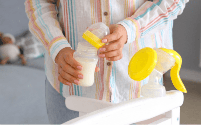 Muttermilch gewinnen: Ausstreichen oder abpumpen?